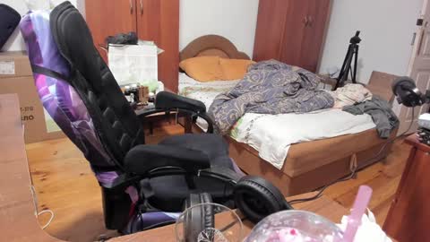 1141323  my Lord Mister Max   moms treasure online show from December 2024 07:52:02 PM