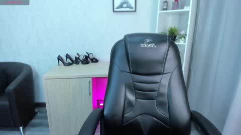 GMT7TueWedThuFriSatSun 0100am-0700am online show from January 2025 09:55:02 PM