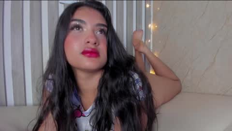 Snapshot of sabrinahims_ chatting on December 2024 12:33:01 AM mariana online show from December 2024 12:33:01 AM