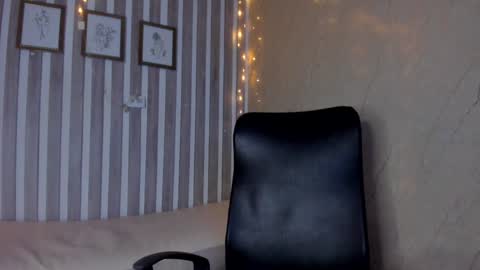 Snapshot of sabrinahims_ chatting on February 2025 01:16:02 AM mariana online show from February 2025 01:16:02 AM