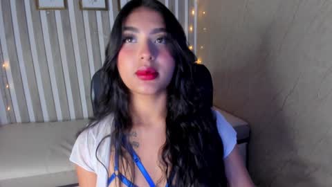 Snapshot of sabrinahims_ chatting on February 2025 09:26:02 PM mariana online show from February 2025 09:26:02 PM