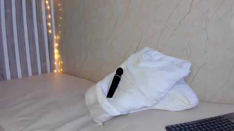 Snapshot of sabrinahims_ chatting on February 2025 02:03:02 AM mariana online show from February 2025 02:03:02 AM