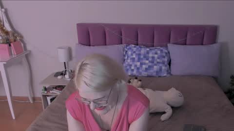 Sabrina MacMarren online show from January 2025 02:18:01 PM