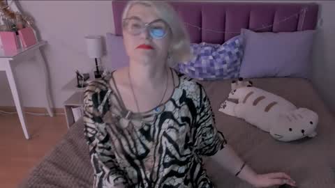 Sabrina MacMarren online show from January 2025 05:28:02 PM