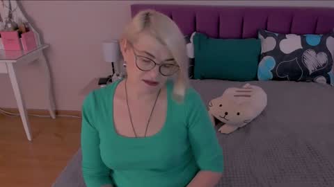 Sabrina MacMarren online show from January 2025 11:23:02 AM