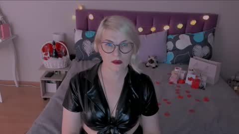 Sabrina MacMarren online show from February 2025 06:40:01 PM