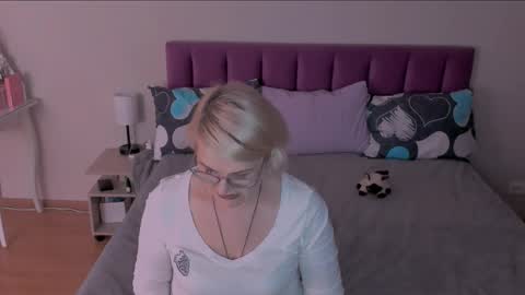 Sabrina MacMarren online show from February 2025 06:30:02 PM