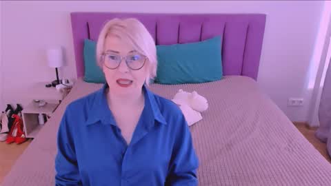 Sabrina MacMarren online show from September 2025 09:31:01 AM