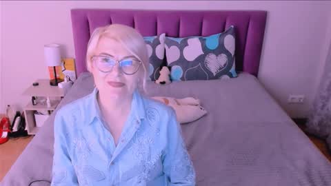 Sabrina MacMarren online show from October 2025 04:35:02 PM