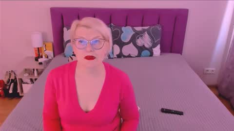 Sabrina MacMarren online show from October 2025 11:52:01 AM