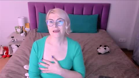 Sabrina MacMarren online show from November 2025 03:01:02 PM