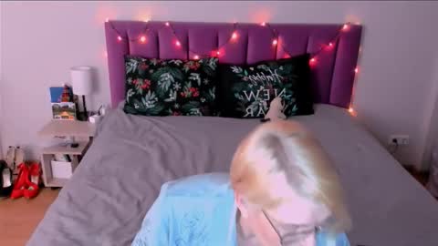 Sabrina MacMarren online show from January 2026 04:22:01 PM