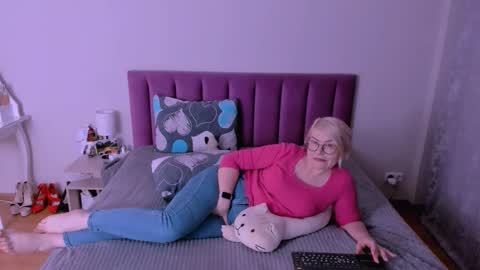 Sabrina MacMarren online show from January 2026 07:11:01 PM