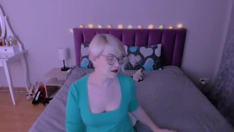 Sabrina MacMarren online show from February 2026 04:11:02 PM