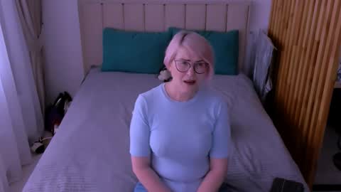 Sabrina MacMarren online show from March 2026 08:09:02 AM