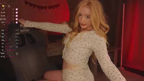 Hello im Sabrina  online show from December 2025 05:21:01 PM