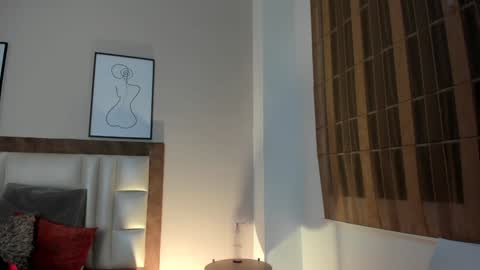 Sabrina Warren online show from January 2025 12:00:01 PM