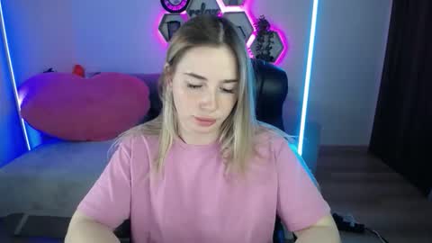 Sabrina Violet online show from September 2025 08:08:01 AM