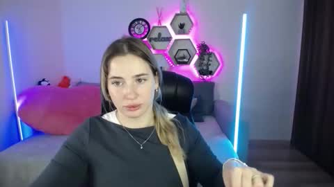 Sabrina Violet online show from October 2025 08:11:02 AM