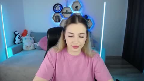 Sabrina Violet online show from October 2025 08:17:01 AM