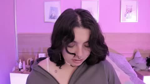 Ig  online show from February 2025 12:36:01 PM