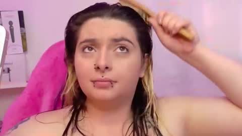 Snapshot of sachi_meow chatting on July 2026 04:09:02 PM Ig online show from July 2026 04:09:02 PM