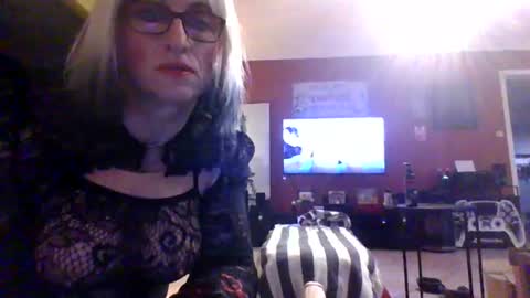 Snapshot of sadiacrossdresser chatting on June 2026 07:53:02 PM sadiacrossdresser online show from June 2026 07:53:02 PM