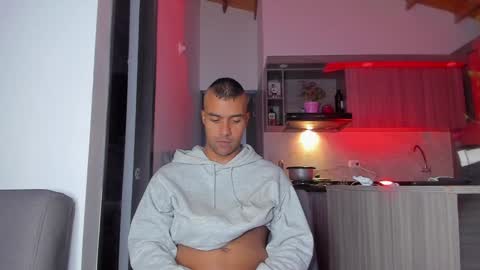 Snapshot of sag_1998 chatting on December 2024 10:37:02 PM Sag online show from December 2024 10:37:02 PM