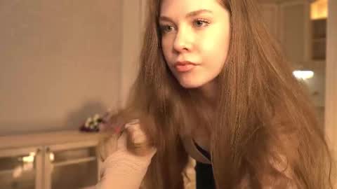little angel Lisa online show from October 2025 03:40:01 PM
