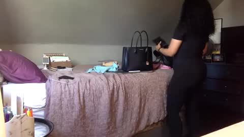 Snapshot of saggy888 chatting on September 2025 09:17:02 PM MistressLady online show from September 2025 09:17:02 PM