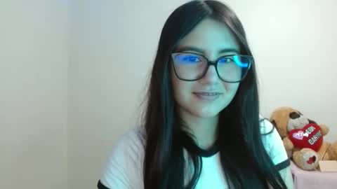 Sahaliefox  online show from September 2025 10:59:02 PM