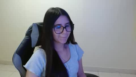 Sahaliefox  online show from November 2025 09:57:02 PM