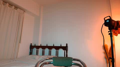 Sindy Scott online show from September 2025 06:46:02 PM