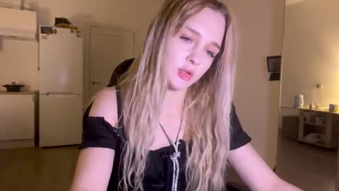 Sofia online show from November 2025 09:27:01 PM