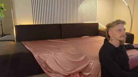 Snapshot of saint__vicious chatting on March 2025 12:11:02 PM saint__vicious online show from March 2025 12:11:02 PM