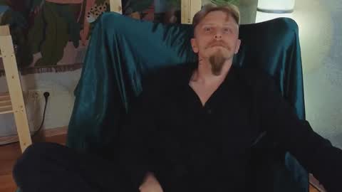 Snapshot of saint__vicious chatting on March 2025 08:09:02 PM saint__vicious online show from March 2025 08:09:02 PM