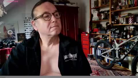 saint_beauvais online show from January 2025 11:04:02 AM