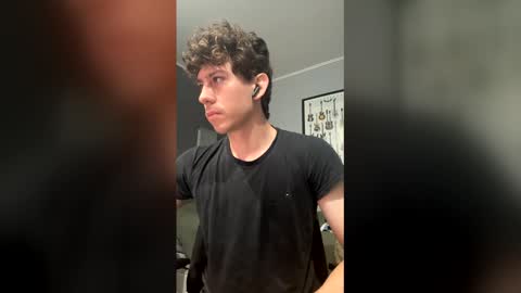 saint_nott online show from April 2026 01:50:01 PM