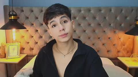 Santi online show from April 2026 01:04:01 PM