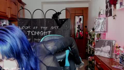    online show from April 2026 08:18:02 AM