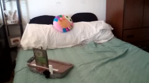 salis1981 online show from October 2025 06:21:01 PM