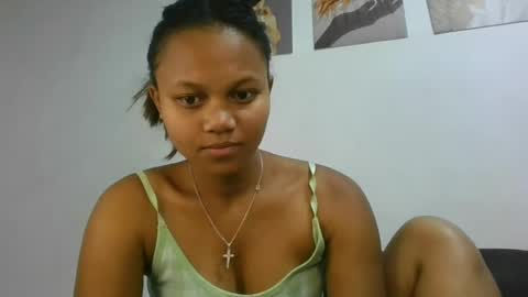 Snapshot of sallywett chatting on June 2026 05:36:02 PM SallyWett online show from June 2026 05:36:02 PM