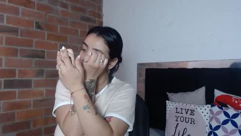   online show from November 2025 02:06:02 PM