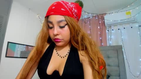 Snapshot of salome_domi chatting on February 2025 08:01:01 PM salome online show from February 2025 08:01:01 PM
