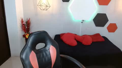 martina online show from December 2024 04:12:01 AM
