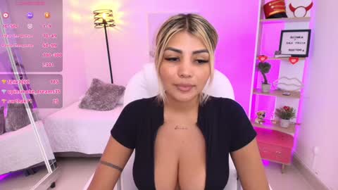 Snapshot of saloomee__ chatting on January 2025 05:15:02 PM SALOME online show from January 2025 05:15:02 PM