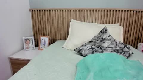 Salome online show from October 2025 09:56:01 PM