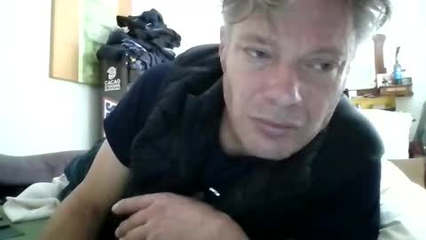 Snapshot of salsapaulus chatting on May 2026 10:22:01 AM salsapaulus online show from May 2026 10:22:01 AM