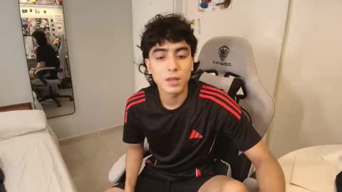 salvatore_montt online show from December 2025 08:27:01 PM