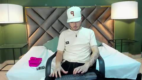  Salvatore online show from February 2026 11:00:01 PM